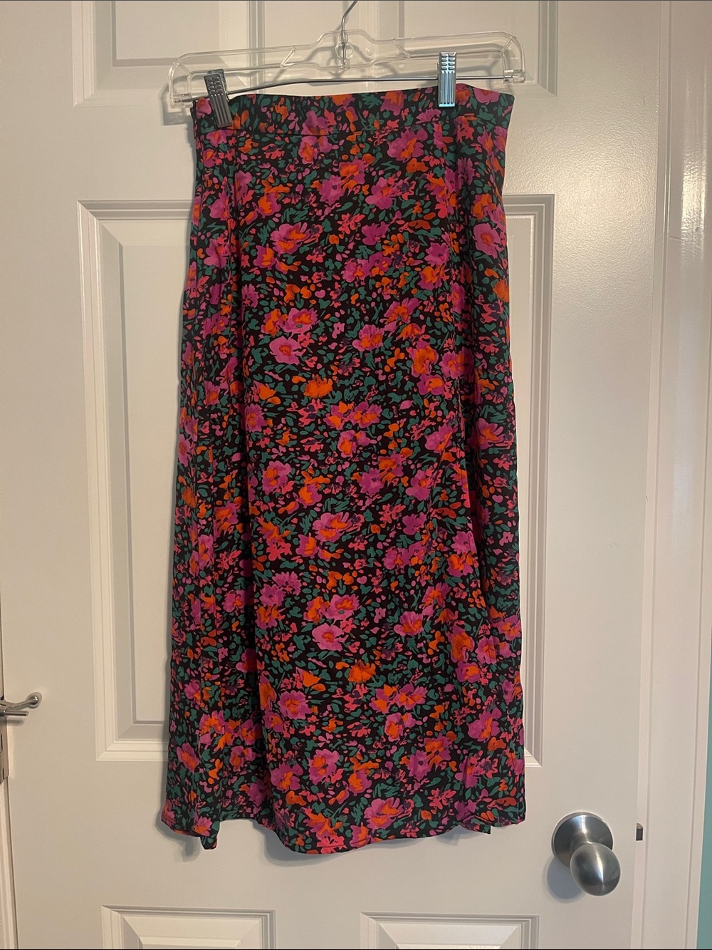 Source Unknown Floral Midi Skirt in Black with Pink & Orange Flowers